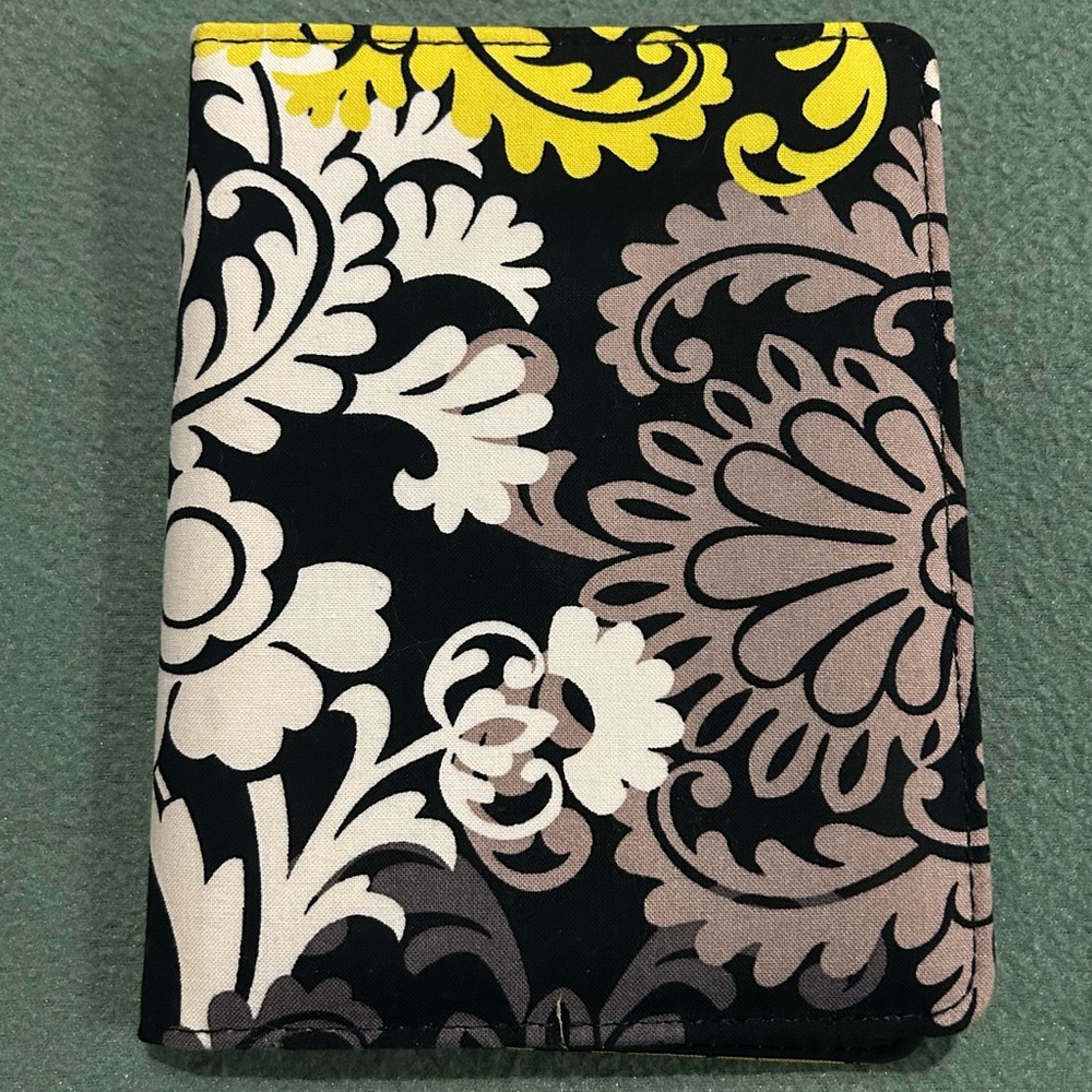 🐕3/20 Vera Bradley Baroque Tablet & E-reader Folio Case
